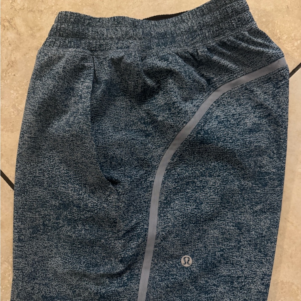 Lululemon men’s pace breaker unlined 5” short.  Size small.  Worn a few times.